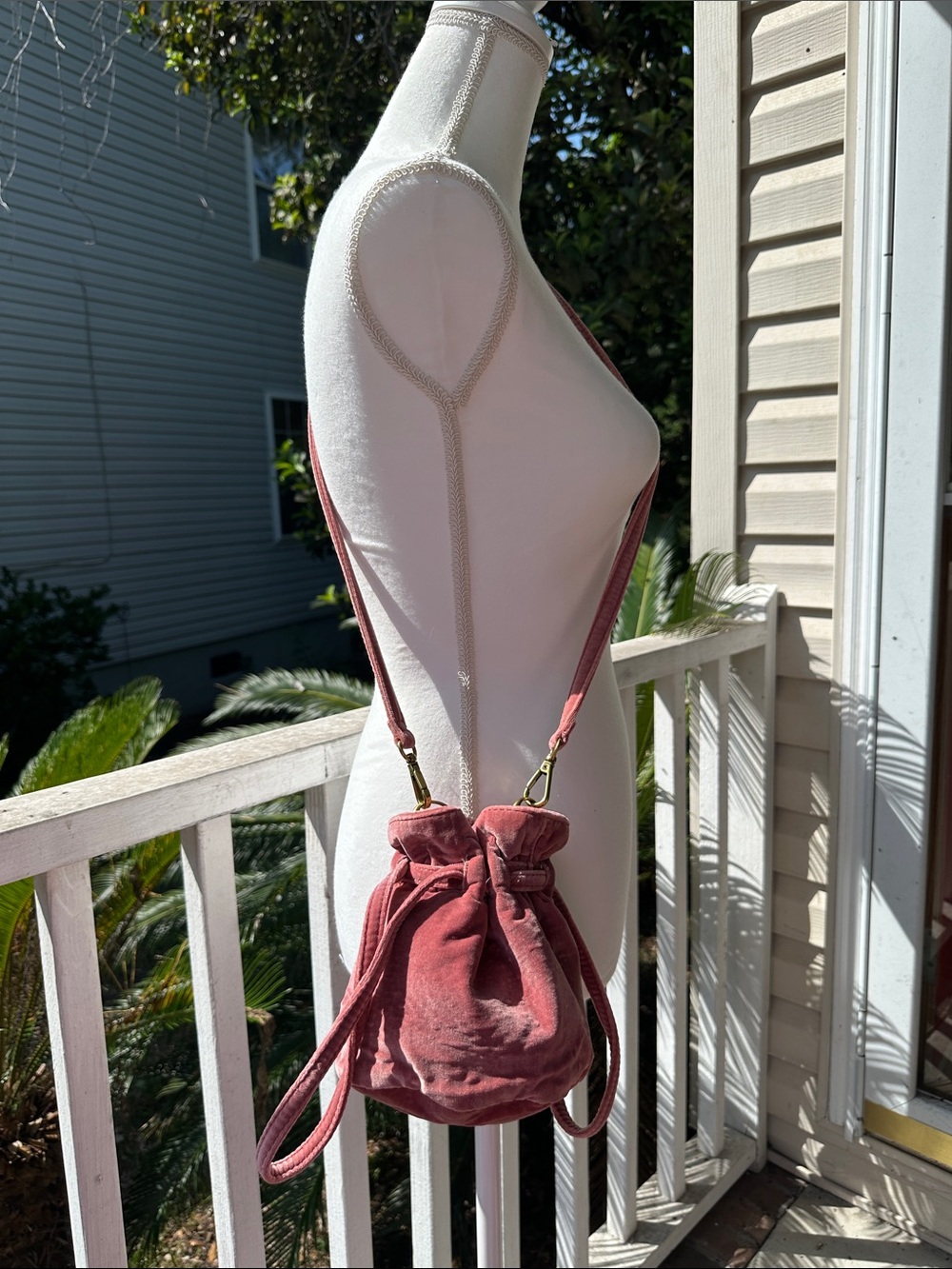 Madewell Velvet Drawstring Mini Bag in Dusty Rose - Picture 3 of 6